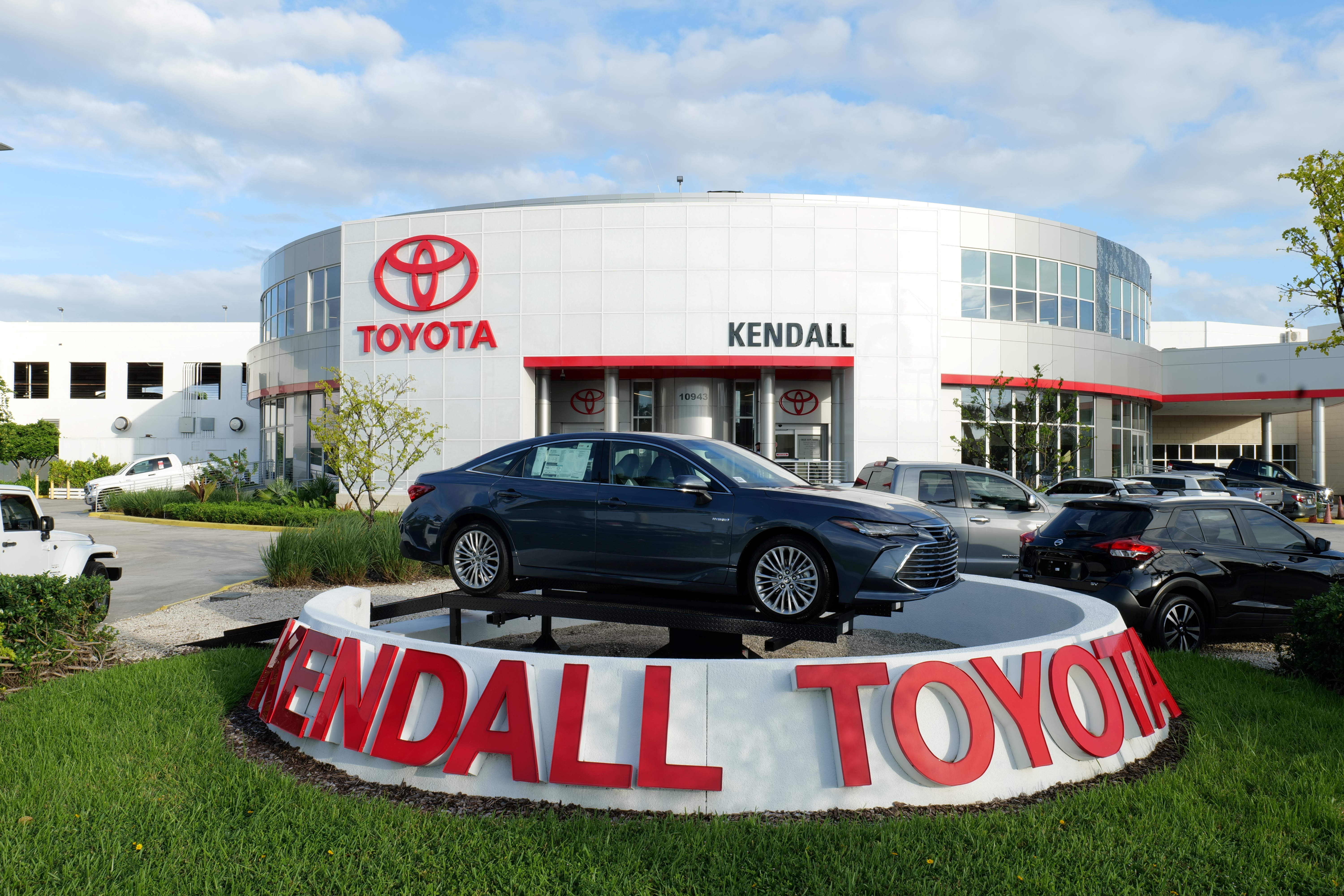 Image 4 | Kendall Toyota