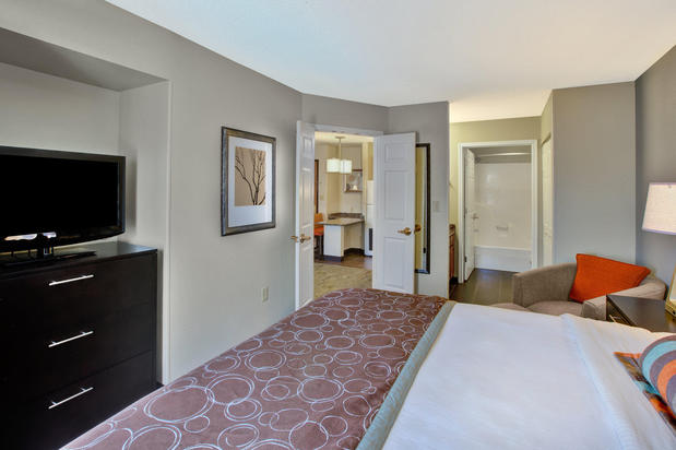 Images Staybridge Suites Louisville-East by IHG