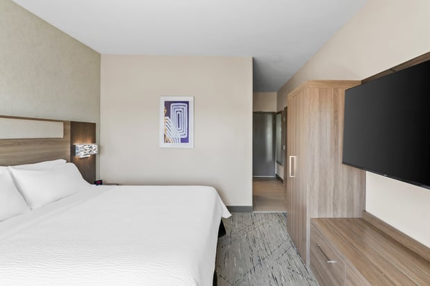 Images Holiday Inn Express & Suites Council Bluffs - Conv Ctr Area by IHG