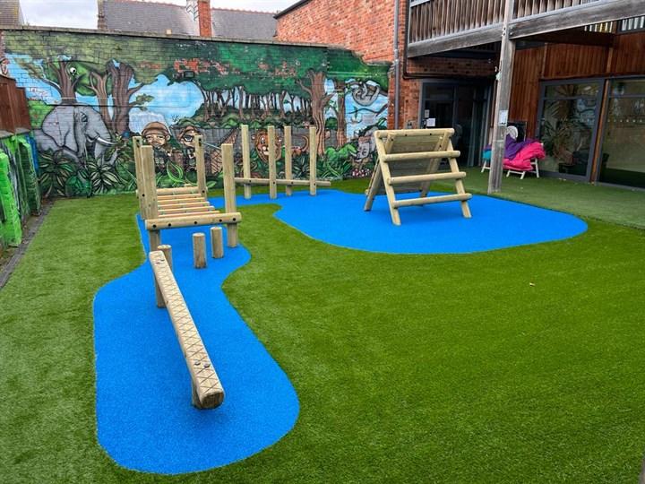 Images Perfectly Green - Artificial Grass Suppliers