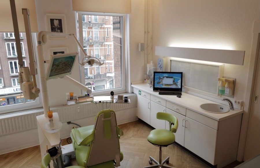 Michael Wölfl, Wandsbeker Chaussee 1 in Hamburg