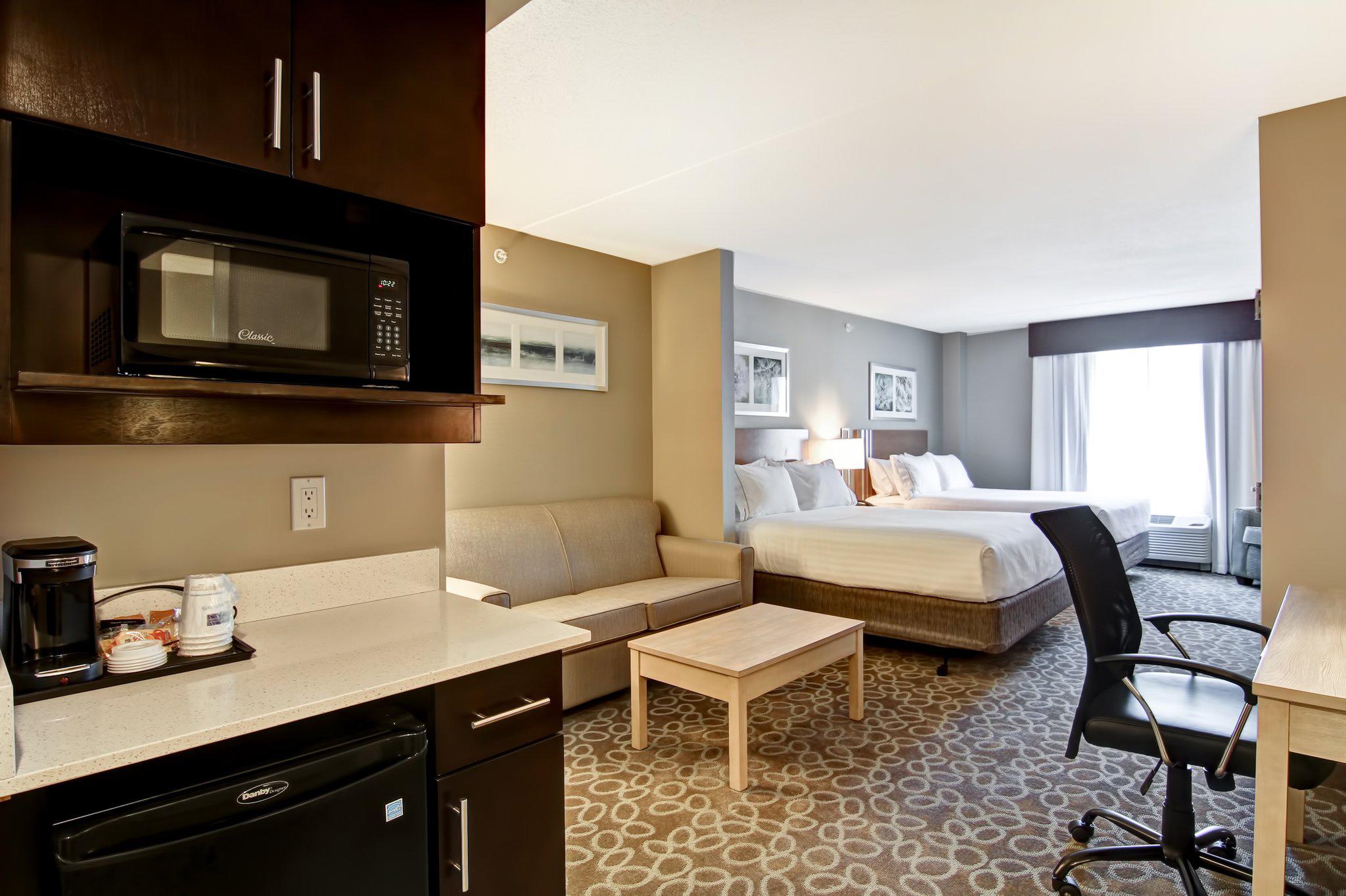 Images Holiday Inn Express & Suites Oshawa Downtown - Toronto Area, an IHG Hotel