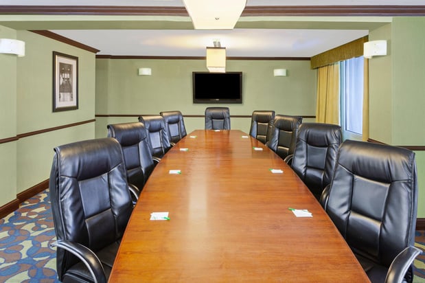 Images Holiday Inn Chicago Oakbrook by IHG
