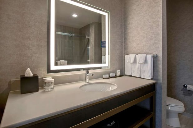 Images Embassy Suites by Hilton Rockford Riverfront