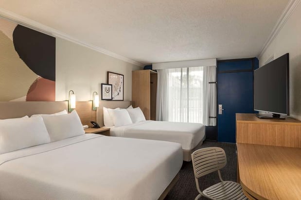 Images Spark by Hilton Sarasota Siesta Key Gateway
