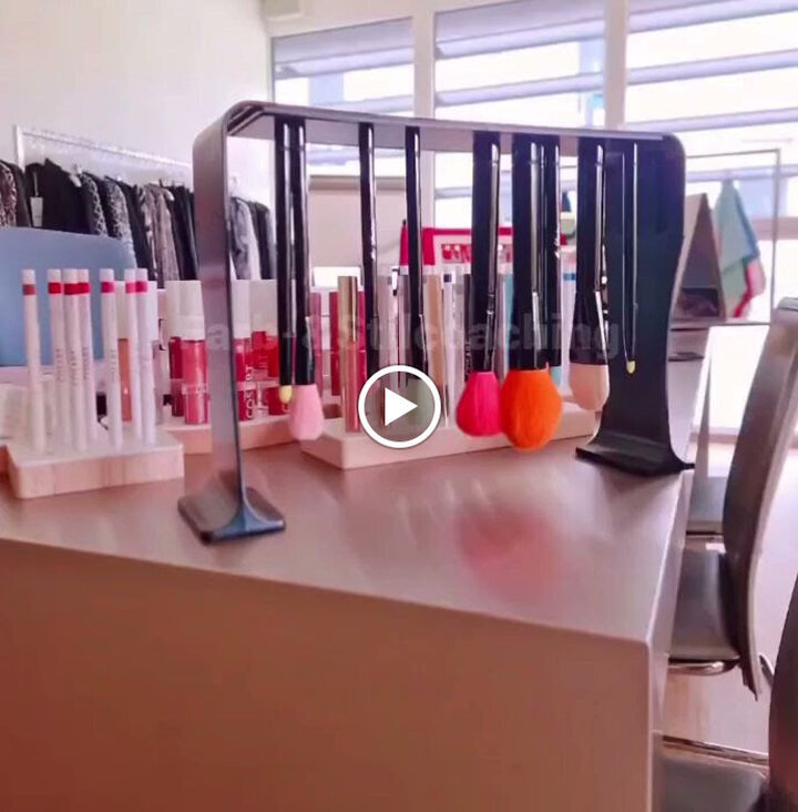 bLAUBEere Farb- & Stilberatung, Dipl.Visagistin, Carl-Zuckmayer-Straße 38 in Salzburg