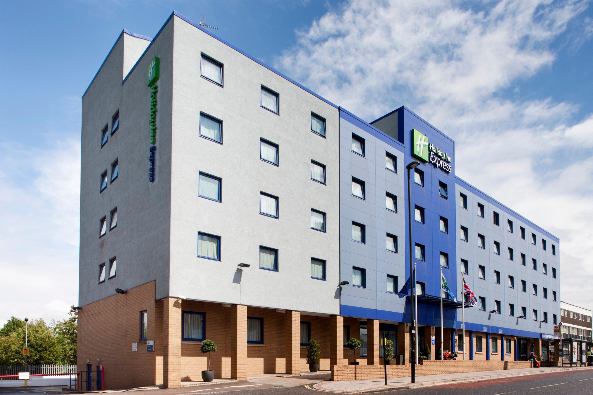 Holiday Inn Express London - Park Royal, an IHG Hotel London 020 8896 4460