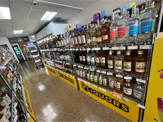 Images DC Liquors - NW Military