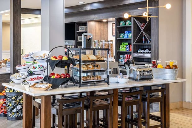 Images Hilton Garden Inn Roanoke