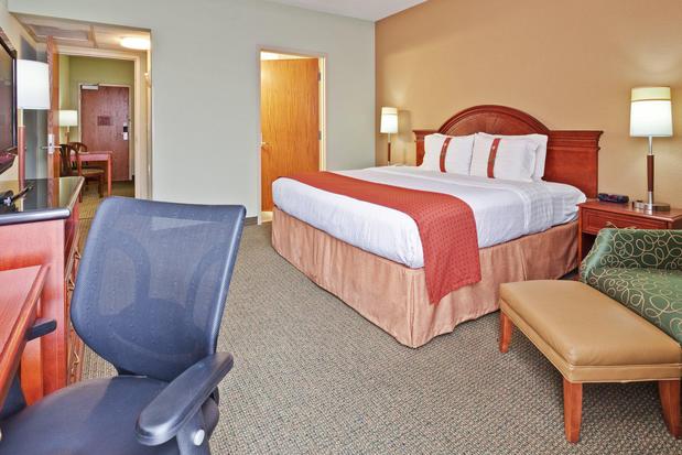 Images Holiday Inn Memphis-Univ of Memphis, an IHG Hotel