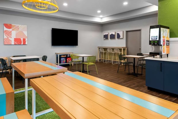 Images Spark by Hilton Wichita Falls