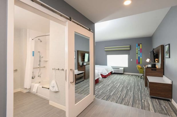 Images Hampton Inn & Suites Cincinnati Liberty Township