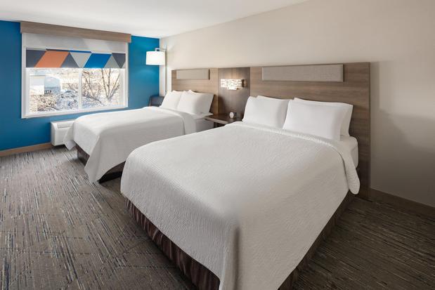 Images Holiday Inn Express & Suites Cherry Hills, an IHG Hotel