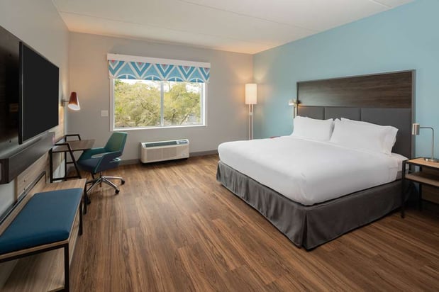 Images Tru by Hilton Jacksonville South Mandarin