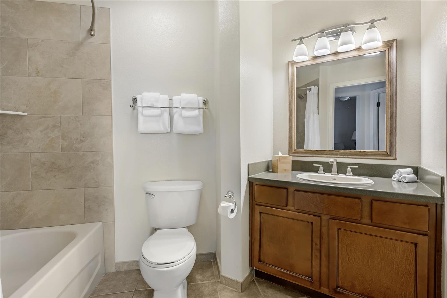 Guest room bath 