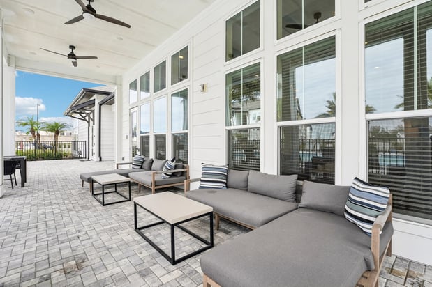 Images Story Lake Gibson | Luxury Apartment Homes
