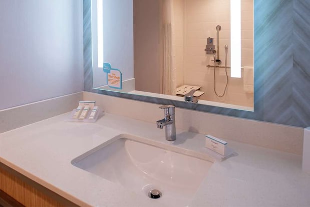 Images Hilton Garden Inn Kansas City Airport