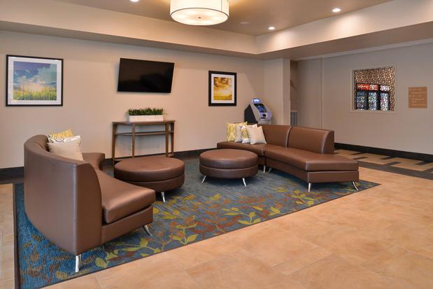Images Candlewood Suites Austin Airport by IHG