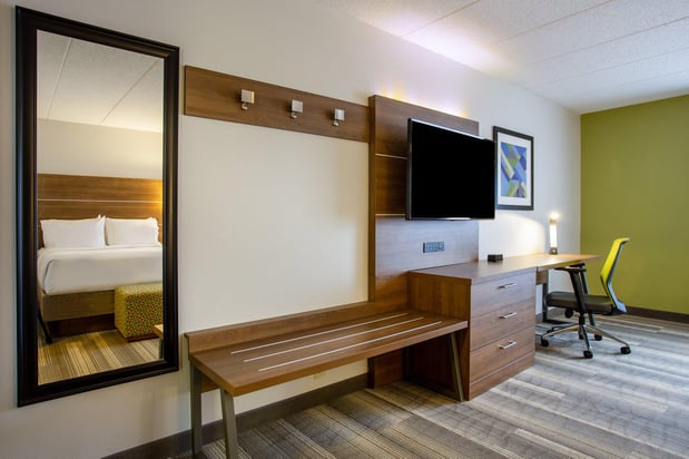 Images Holiday Inn Express & Suites Fort Wayne by IHG