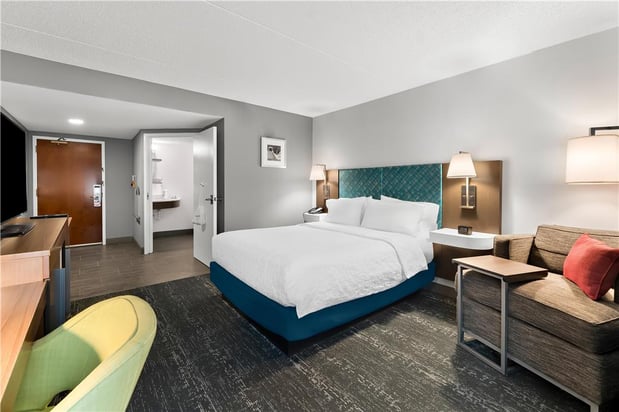 Images Hampton Inn & Suites Newtown