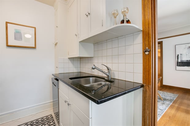 Images Lauren Essl, REALTOR