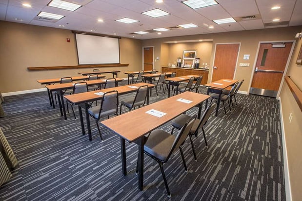 Images Hampton Inn & Suites Tilton