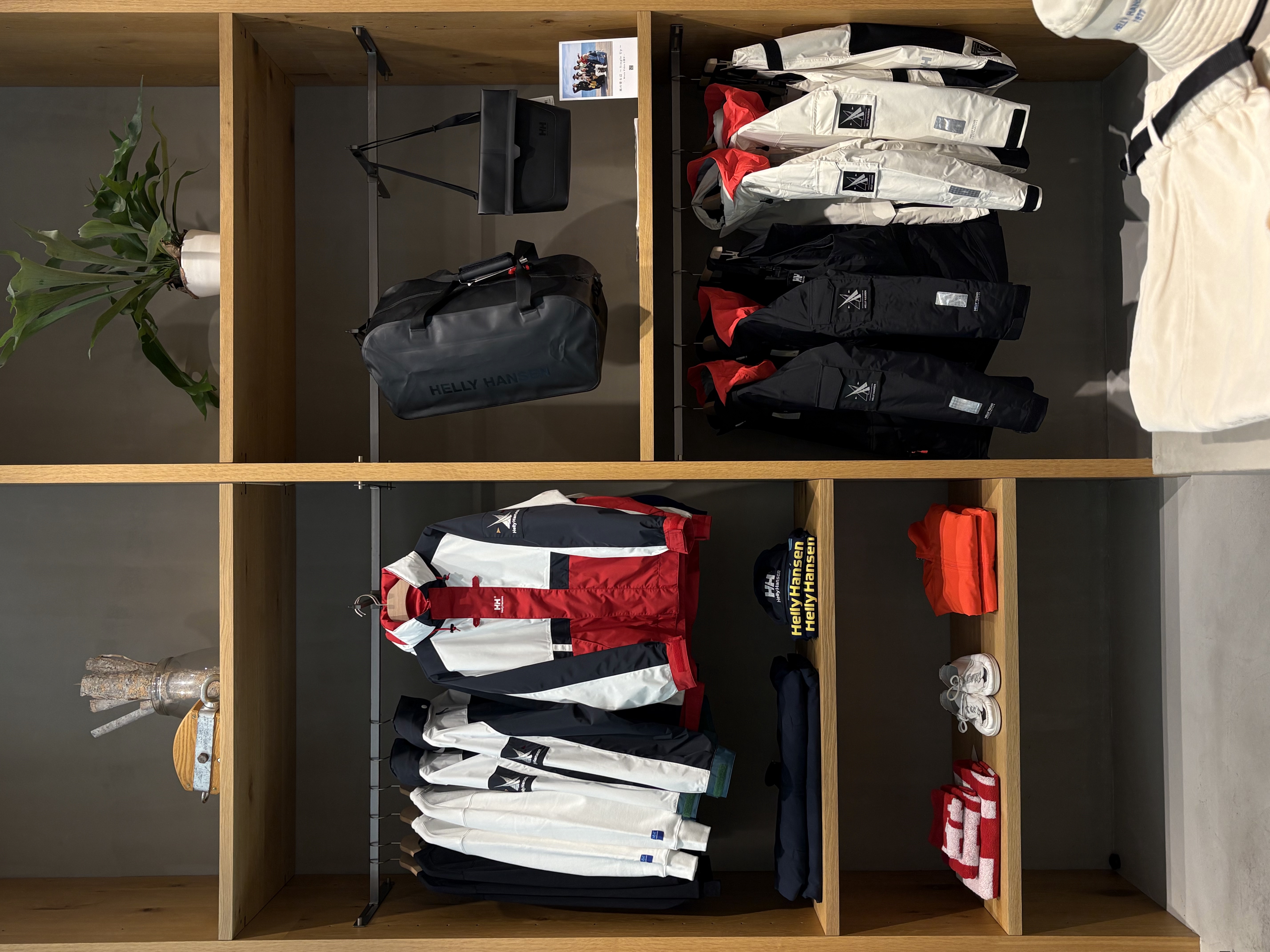 Images THE NORTH FACE/HELLY HANSEN (ザ・ノース・フェイス / ヘリーハンセン) 神戸