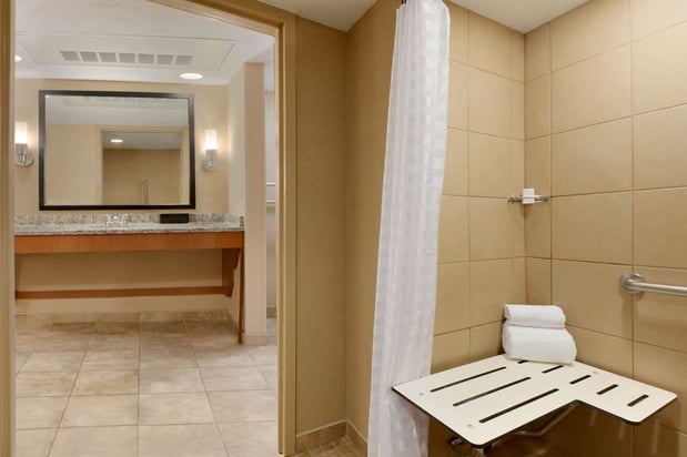 Images Embassy Suites by Hilton Kansas City International Airport