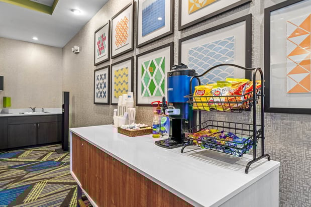 Images Holiday Inn Express & Suites Lakeland South by IHG