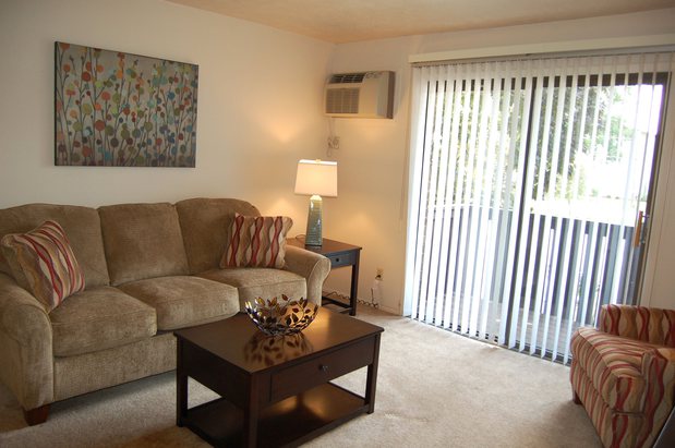 Images Hickory Village Apartments