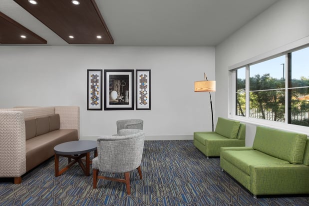 Images Holiday Inn Express & Suites Marina - State Beach Area by IHG