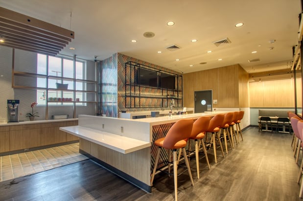 Images Holiday Inn Appleton by IHG