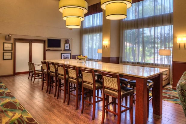 Images Hampton Inn & Suites Ontario