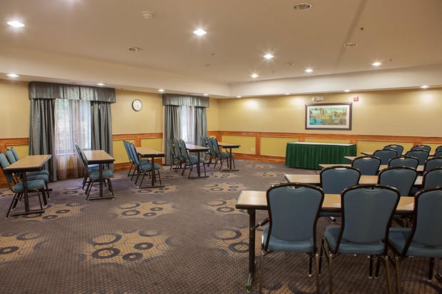 Images Holiday Inn Express & Suites Canton by IHG