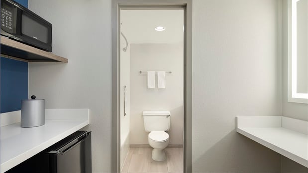 Images Holiday Inn Express Dallas Medical - Market Ctr by IHG