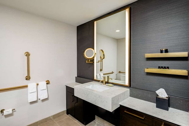 Images Hotel Fort Des Moines, Curio Collection by Hilton