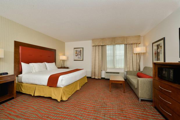 Images Holiday Inn Express Boston-Milford, an IHG Hotel