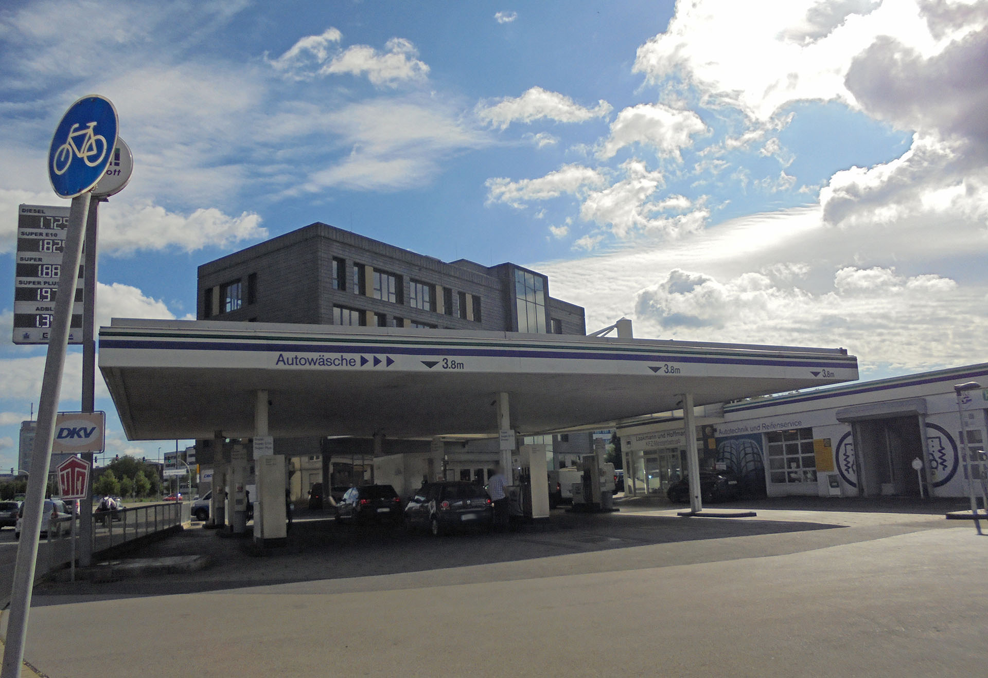 OIL! Tankstelle, Mercatorstraße 131-133 in Duisburg