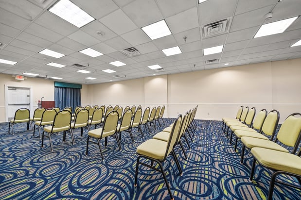 Images Holiday Inn & Suites Clearwater Beach S-Harbourside by IHG