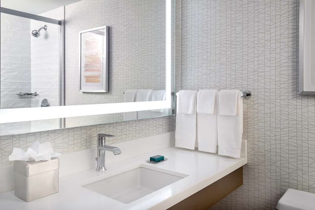 Images DoubleTree by Hilton Hotel Chicago - North Shore Conference Center