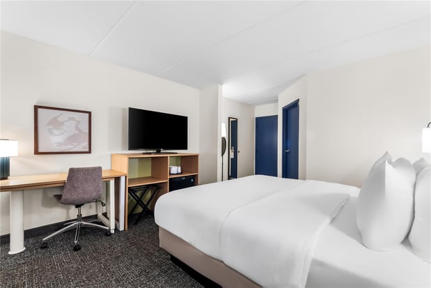 Images Spark by Hilton Kimball