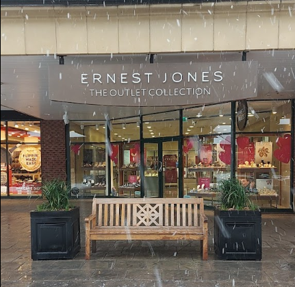 Store photo from outside in