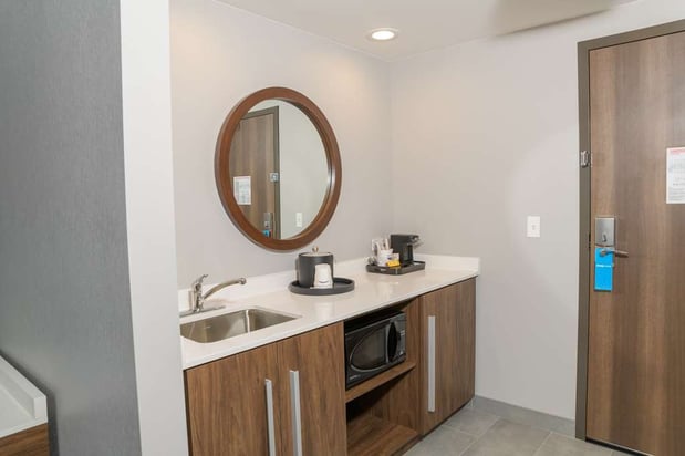 Images Hampton Inn & Suites Erie Bayfront