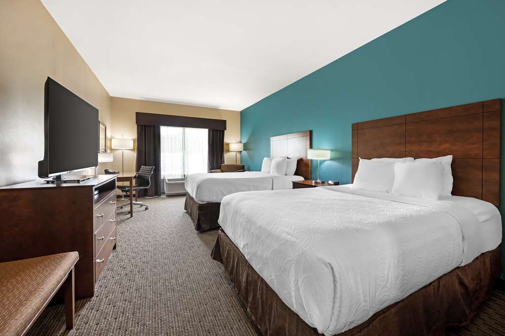 2 Queen Suite