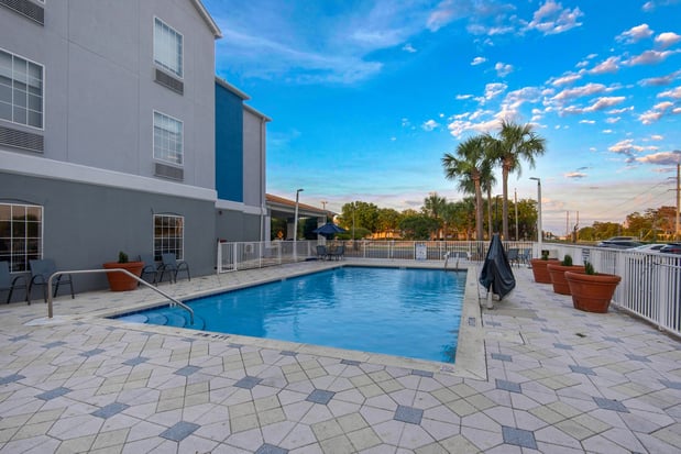Images Holiday Inn Express & Suites Destin E - Commons Mall Area by IHG
