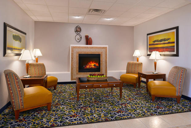 Images Holiday Inn Express & Suites Alamosa, an IHG Hotel