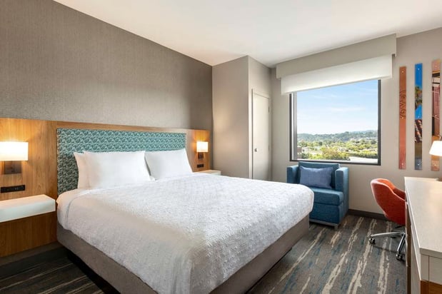 Images Hampton Inn & Suites San Mateo-San Francisco Airport