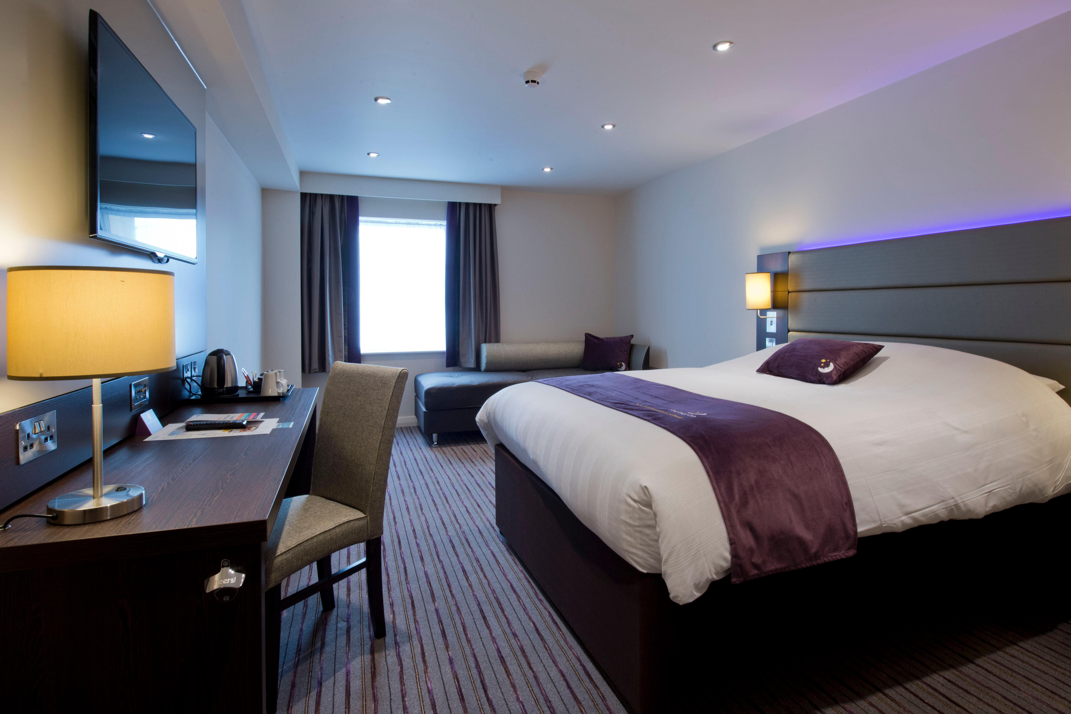 Premier Inn bedroom Premier Inn London Orpington hotel Orpington 03332 346591