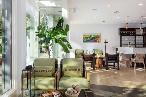 Images Hilton Garden Inn Davis Downtown