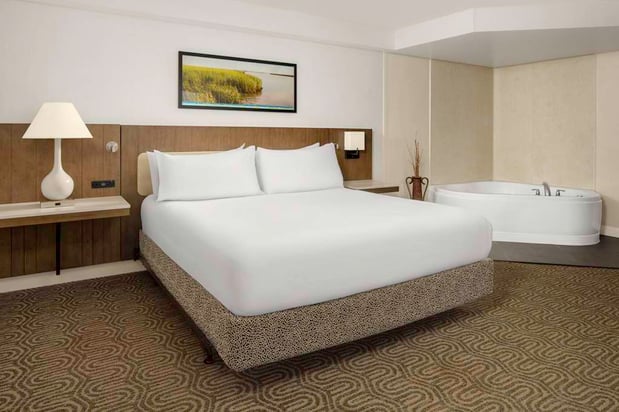 Images Hilton Garden Inn Kent Island Marina